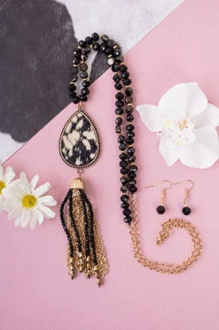 Animal Black Detail Necklace