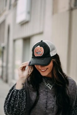 Black Pumpkin Hat